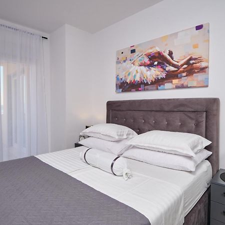 Villa Sky - Heating Pool Kaštel Novi エクステリア 写真