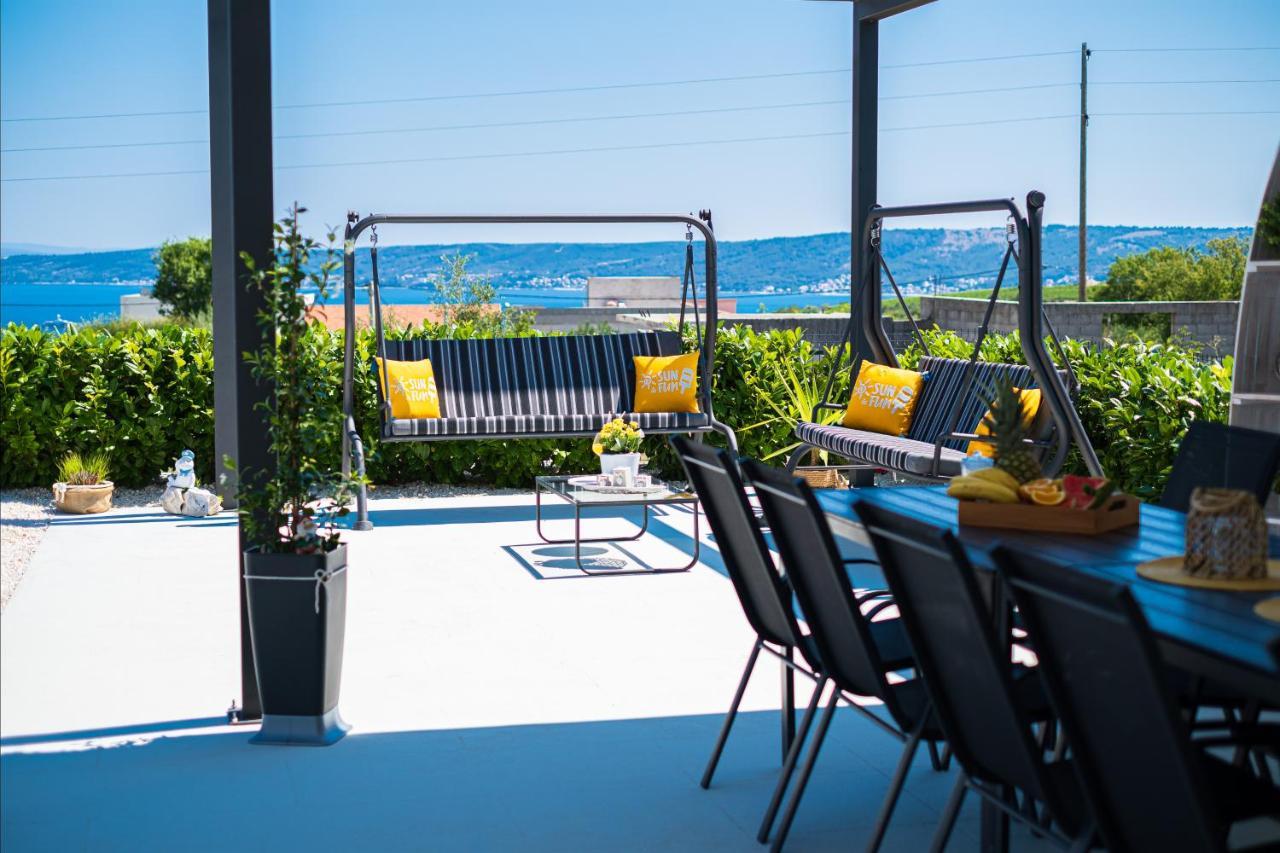 Villa Sky - Heating Pool Kaštel Novi エクステリア 写真