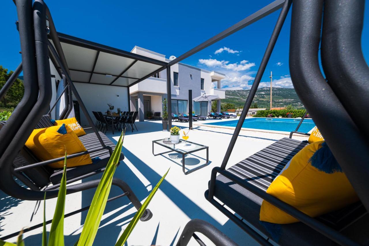 Villa Sky - Heating Pool Kaštel Novi エクステリア 写真