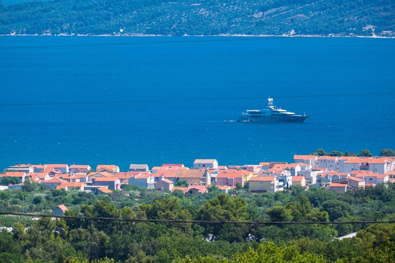 Villa Sky - Heating Pool Kaštel Novi エクステリア 写真