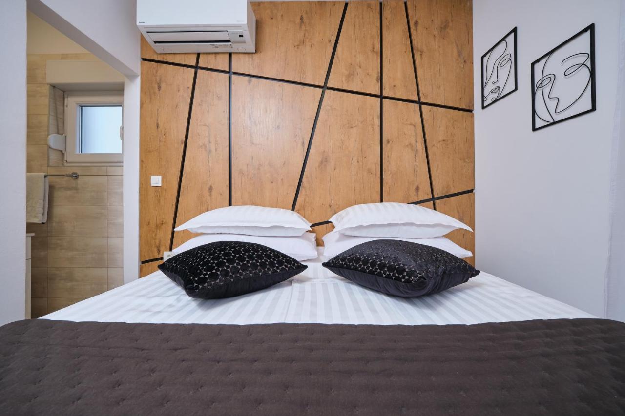 Villa Sky - Heating Pool Kaštel Novi エクステリア 写真
