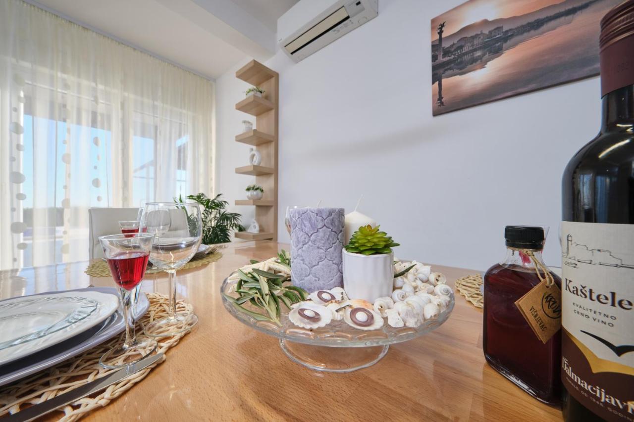 Villa Sky - Heating Pool Kaštel Novi エクステリア 写真