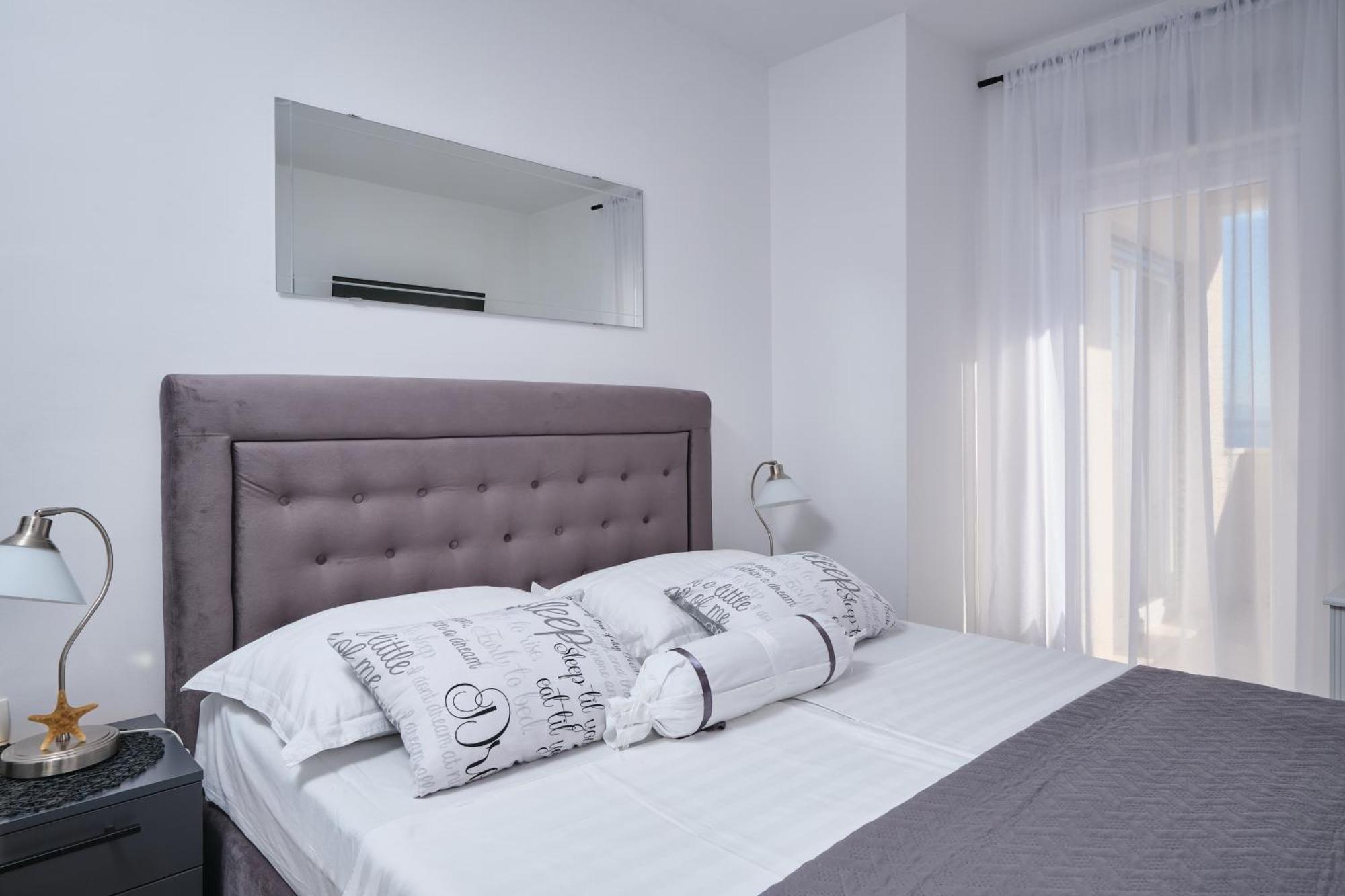 Villa Sky - Heating Pool Kaštel Novi エクステリア 写真