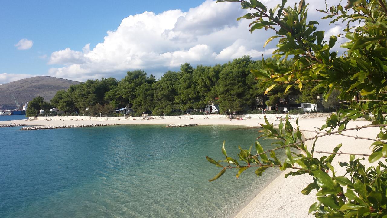 Villa Sky - Heating Pool Kaštel Novi エクステリア 写真
