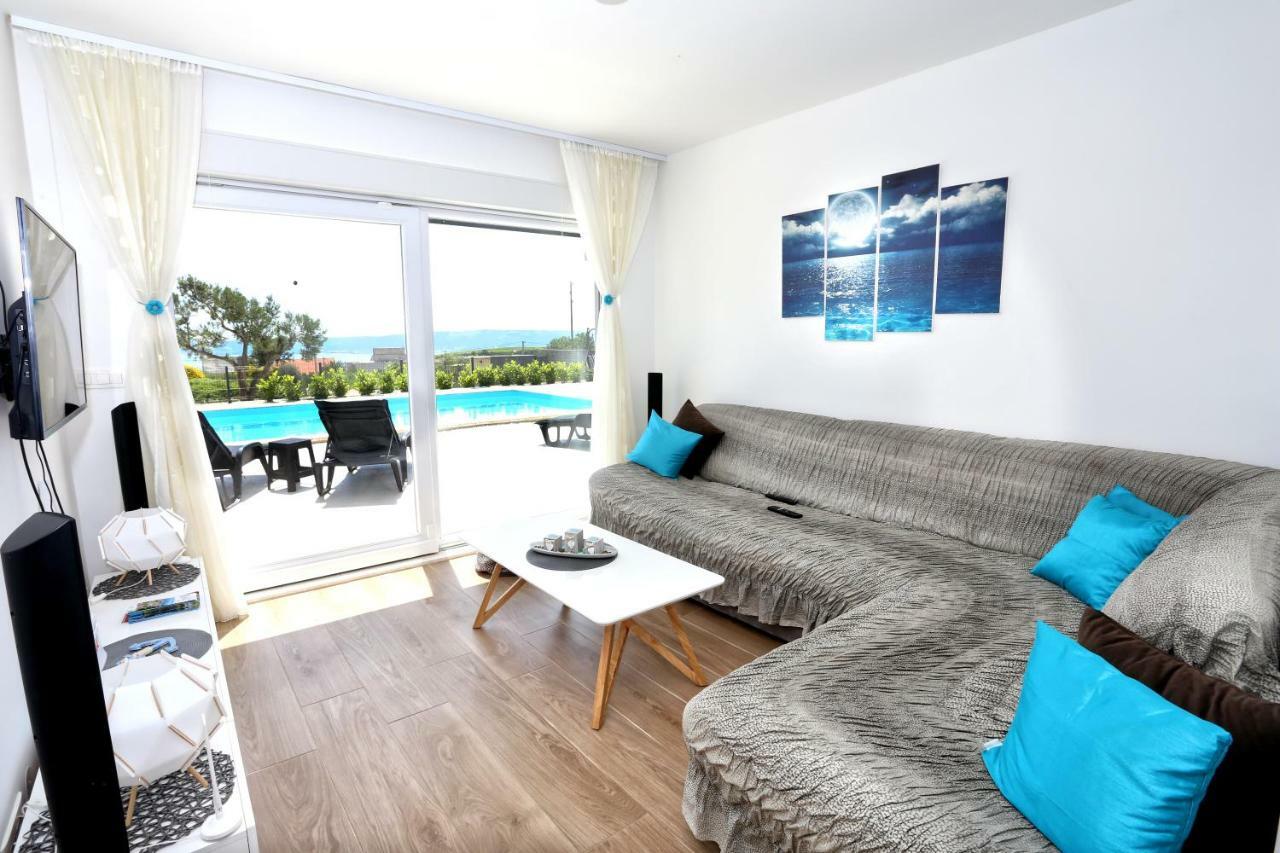 Villa Sky - Heating Pool Kaštel Novi エクステリア 写真